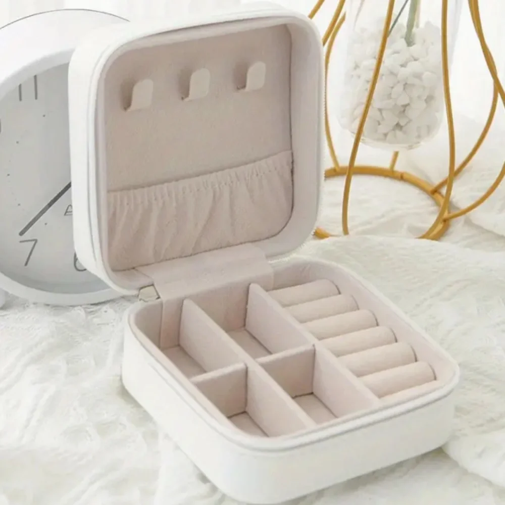 White Leather Jewelry Storage Box/Travel Box/Portable Jewelry Box